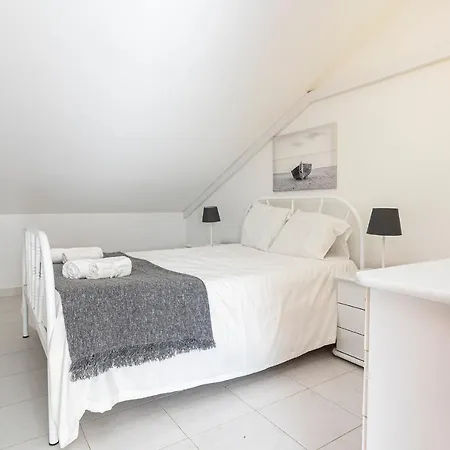 2br Near Nazaré